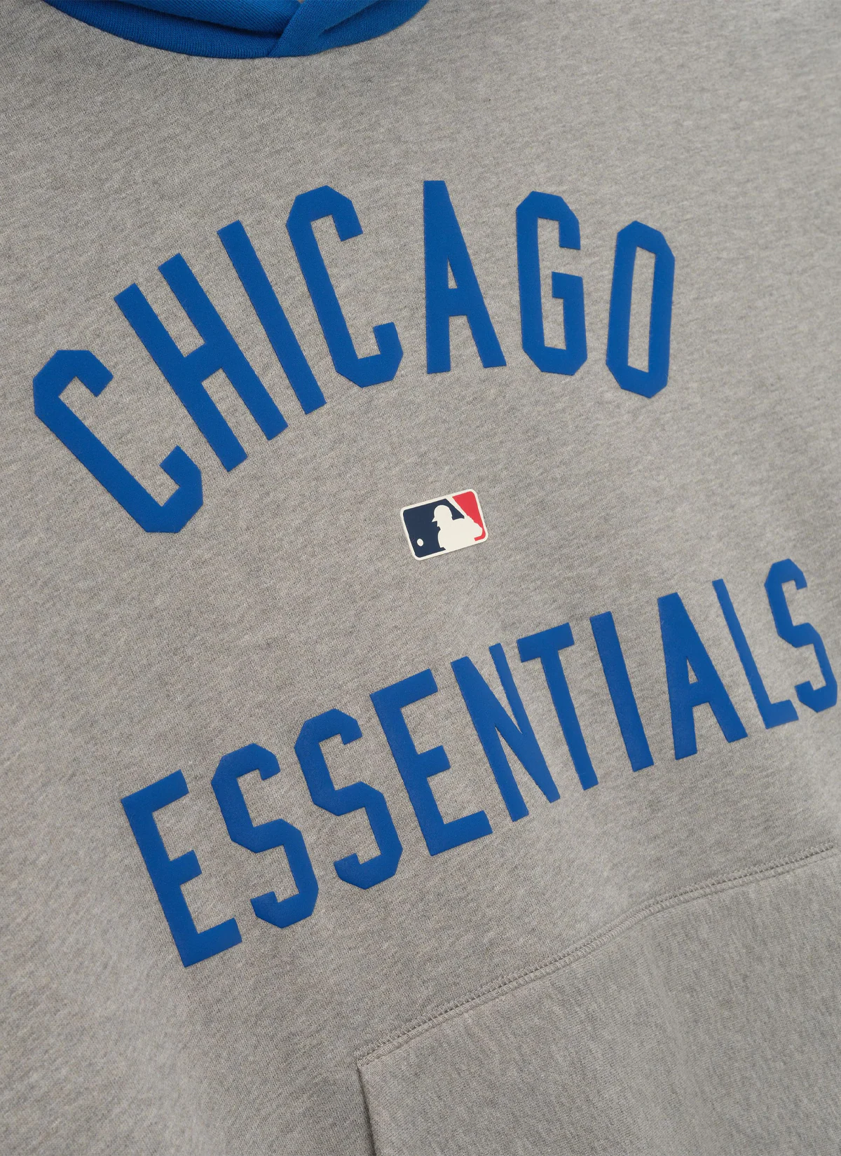 Essentials MLB Cubs Sweatshirt Concrete Heather - Image 3