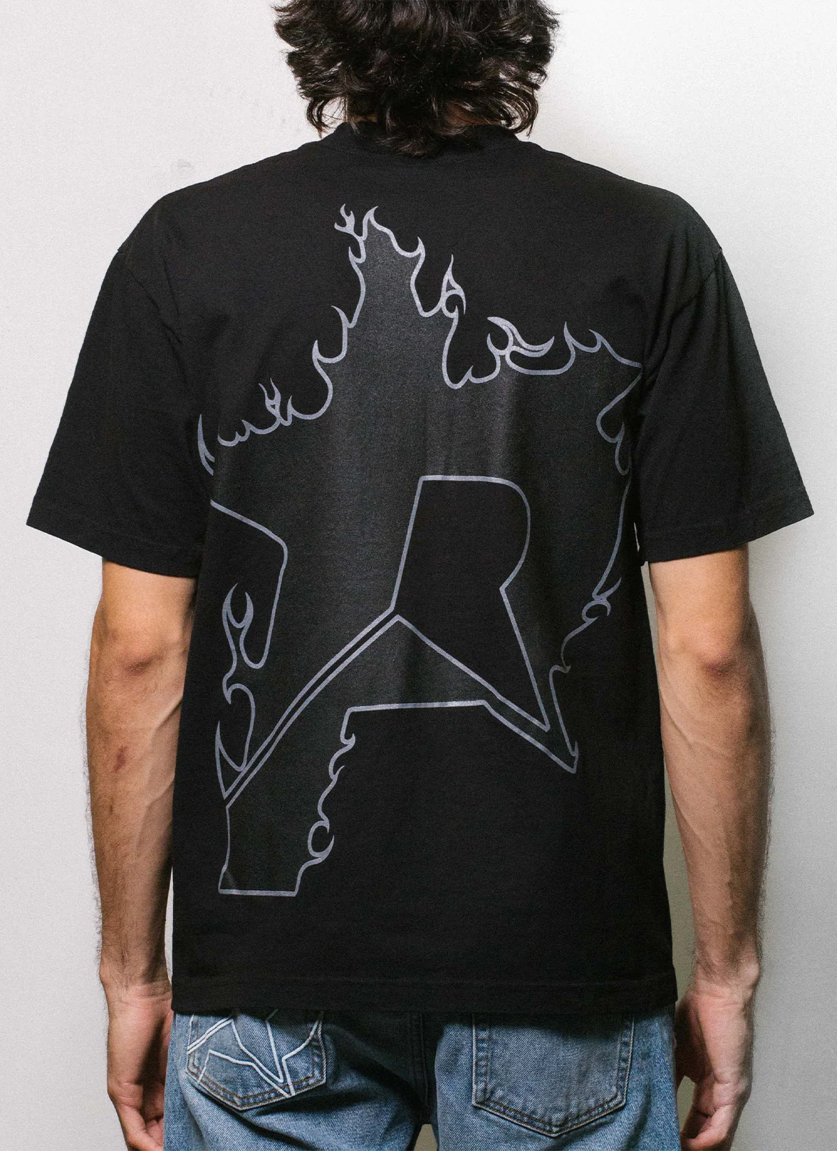Pieces P Star Flame Tee Tonal Black V2 - Image 4